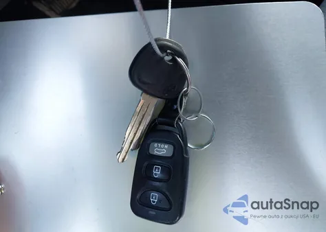 2020 Hyundai Elantra Se z USA, uszkodzony, nr VIN KMHD74LF0LU950680